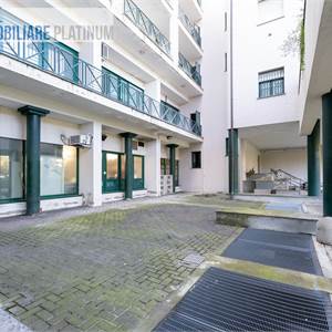 Ufficio In Affitto a Biassono