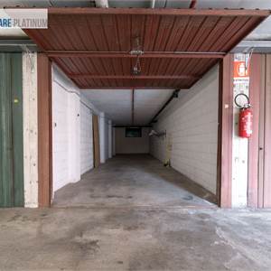 Garage In Vendita a Albiate