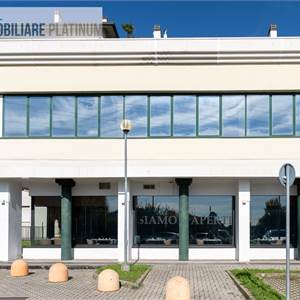 Ufficio In Affitto a Biassono