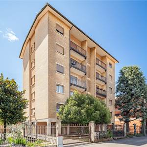 3 locali In Vendita a Carate Brianza