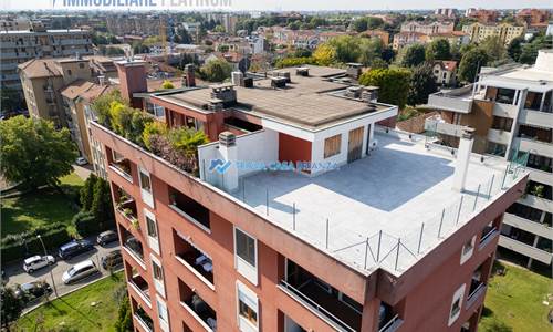 Attico su due livelli con terrazzo panoramico