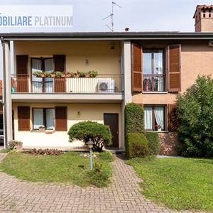 Villa for Sale in Triuggio