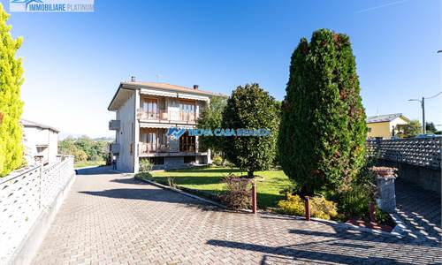 Farmhouse for Sale in Triuggio