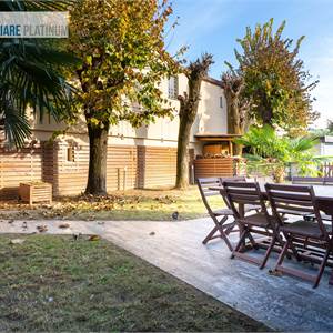 Villa Bifamiliare In Vendita a Sovico