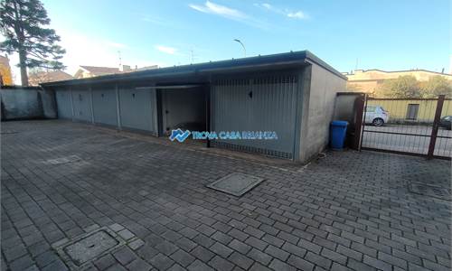 Garage for Rent in Seregno