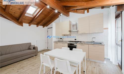 BILOCALE MANSARDATO IN CLASSE D