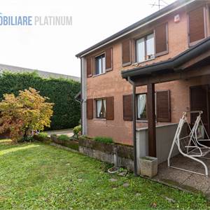 Villa In Vendita a Triuggio