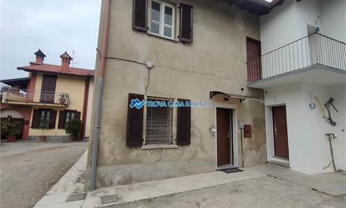 2 locali ristrutturato su due livelli 