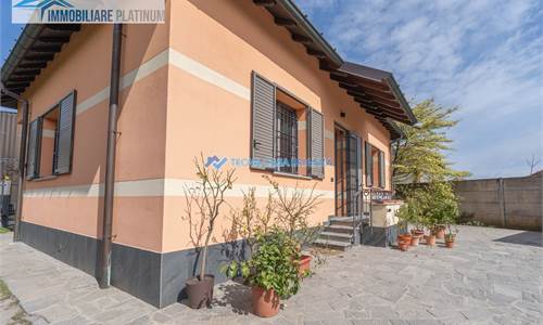 SPLENDIDA VILLA SINGOLA IN CLASSE A3